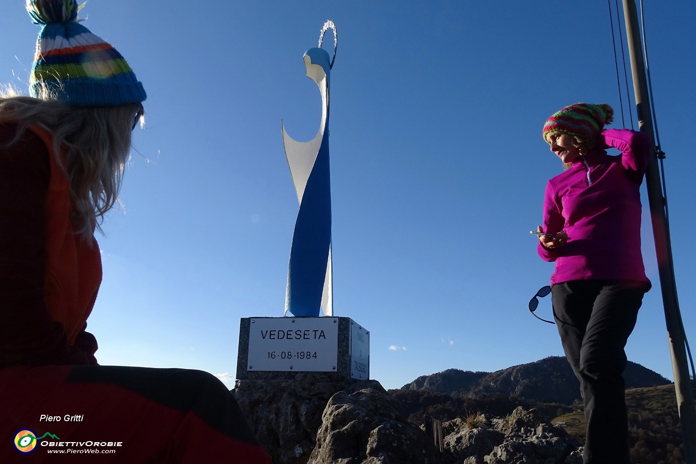 32 Alla Madonna delle Cime in vetta al Corno Zuccone (1458 m).JPG -                                